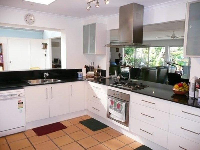 30 Karina Crescent, Broadbeach Waters QLD 4218