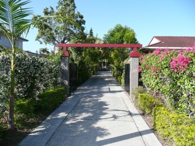 30 Karina Crescent, Broadbeach Waters QLD 4218