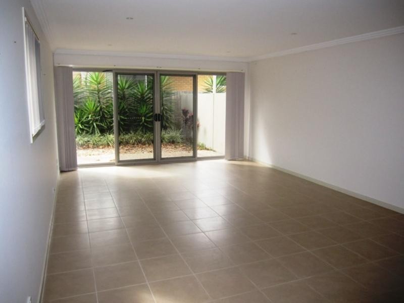 1 55 Dolphin Avenue, Mermaid Beach QLD 4218