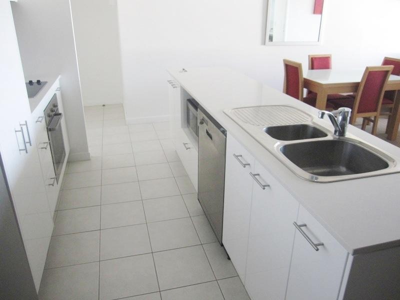 2906/33 T E Peters Drive ‘Freshwater Point’, Broadbeach QLD 4218