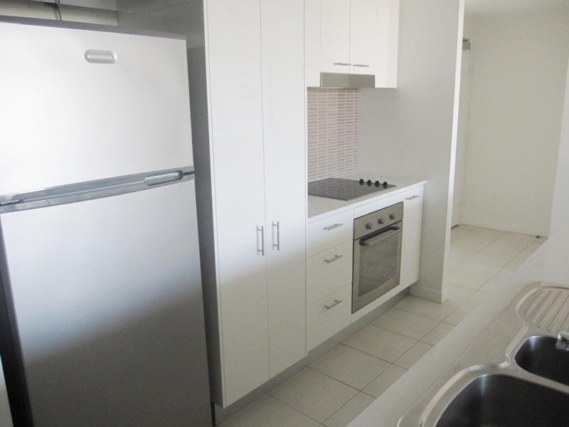 2906/33 T E Peters Drive ‘Freshwater Point’, Broadbeach QLD 4218