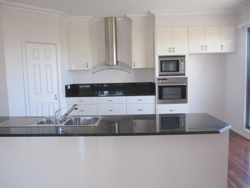 11 Surf Street, Mermaid Beach QLD 4218