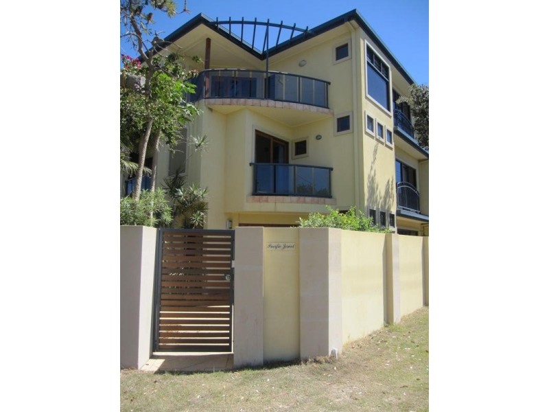 11 Surf Street, Mermaid Beach QLD 4218