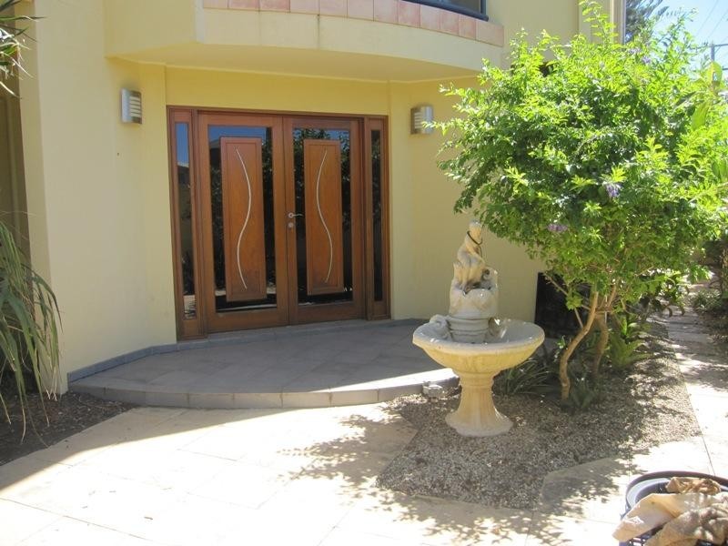 11 Surf Street, Mermaid Beach QLD 4218