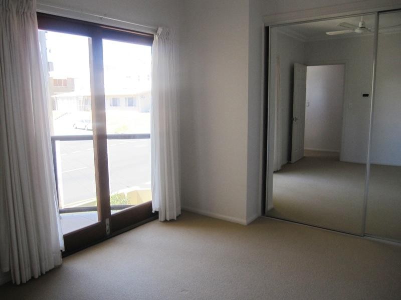 11 Surf Street, Mermaid Beach QLD 4218