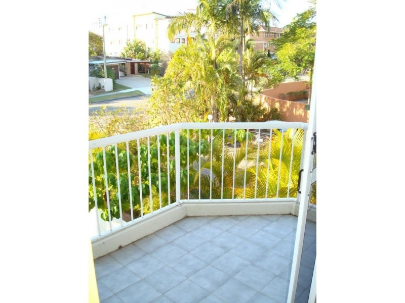 3/44 Britannia Avenue, Broadbeach QLD 4218