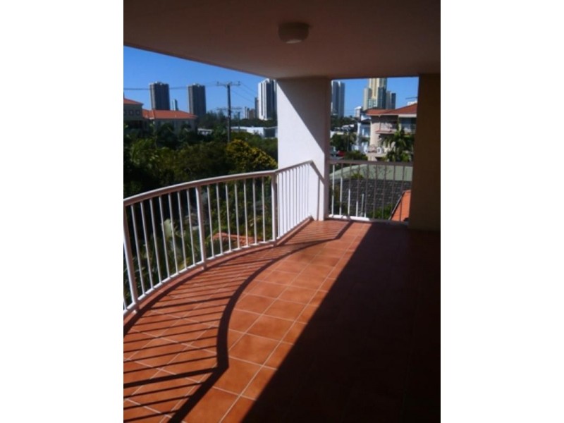 25/12 Dalpura Street, Chevron Island QLD 4217