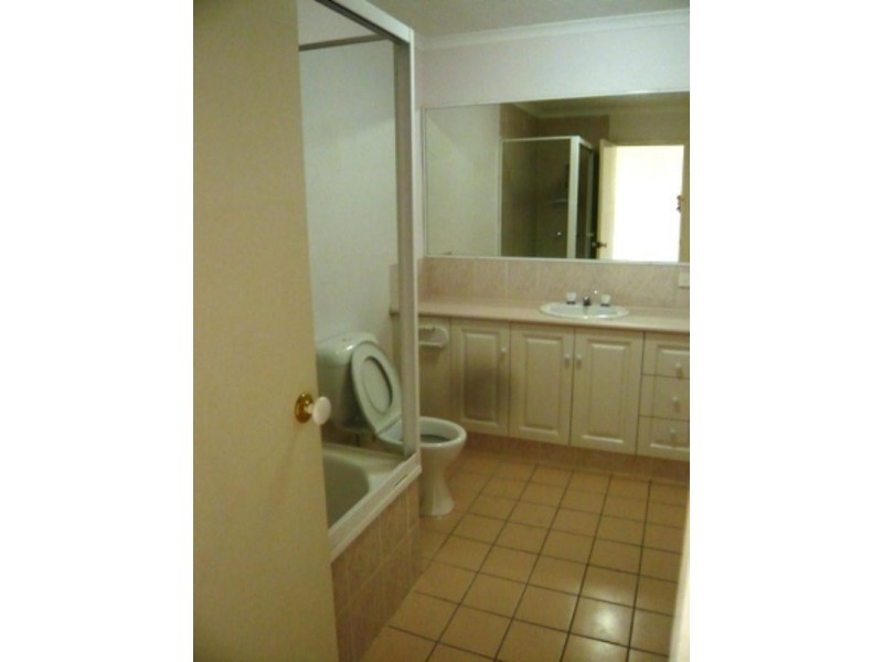 25/12 Dalpura Street, Chevron Island QLD 4217