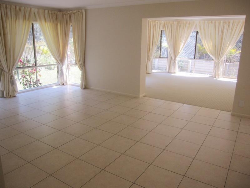 23 Banbrook Court, Molendinar QLD 4214