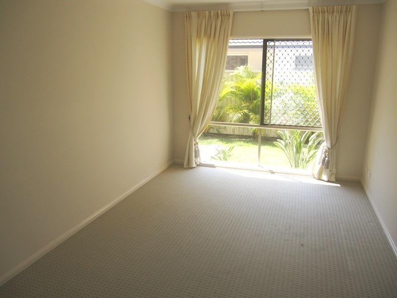 23 Banbrook Court, Molendinar QLD 4214