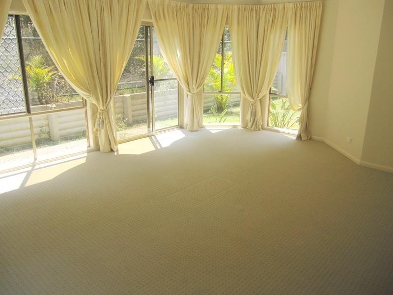 23 Banbrook Court, Molendinar QLD 4214