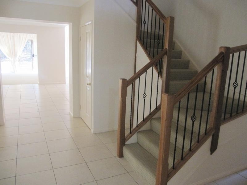 23 Banbrook Court, Molendinar QLD 4214