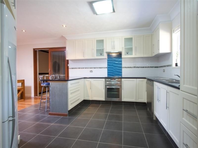 34 Allambi Avenue, Broadbeach Waters QLD 4218