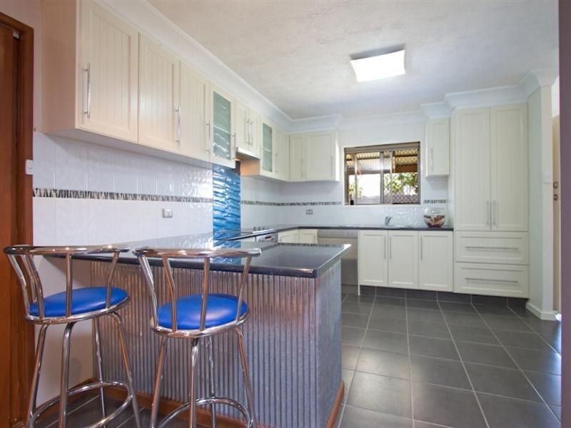 34 Allambi Avenue, Broadbeach Waters QLD 4218