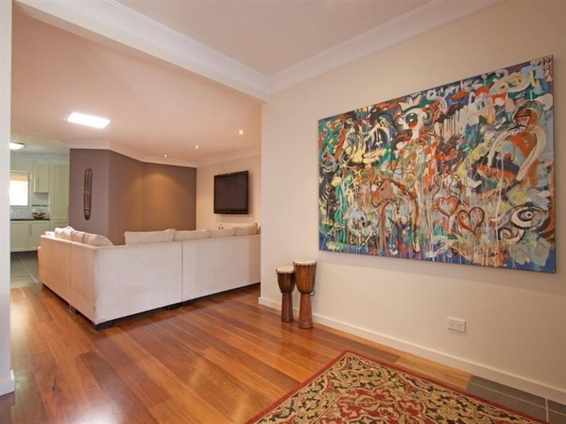 34 Allambi Avenue, Broadbeach Waters QLD 4218