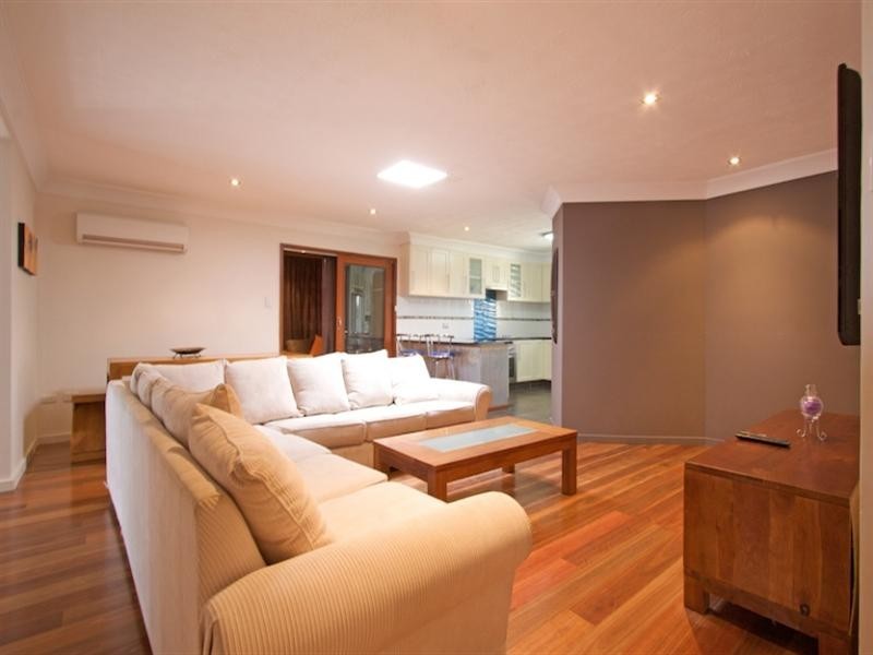 34 Allambi Avenue, Broadbeach Waters QLD 4218
