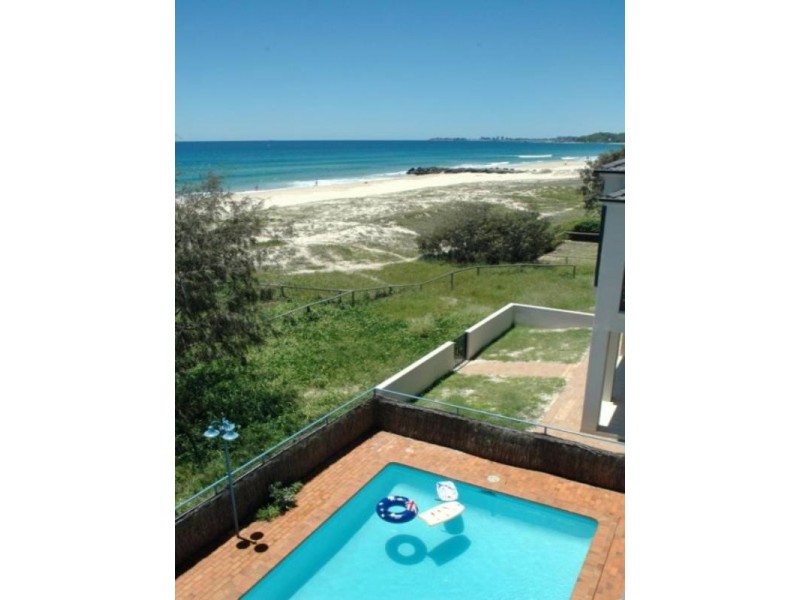 4/2 Twenty Third Avenue, Palm Beach QLD 4221