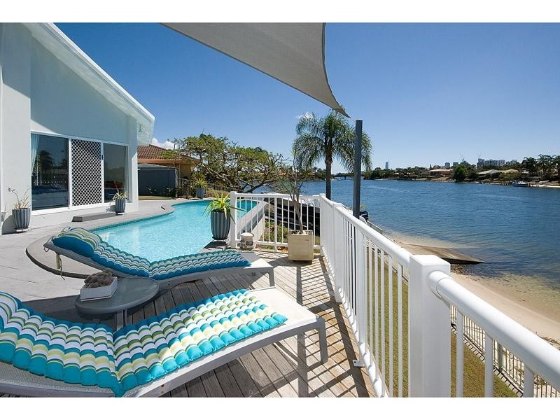 58 Rumrunner Street, Mermaid Waters QLD 4218