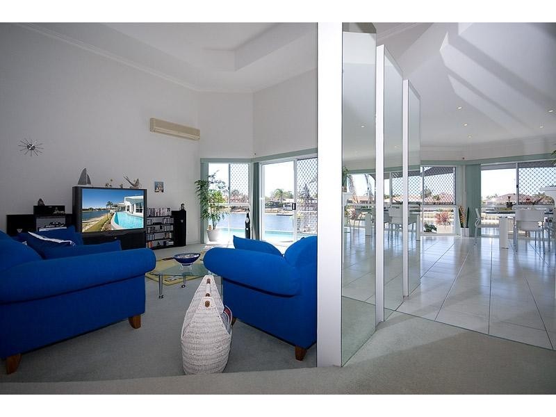 58 Rumrunner Street, Mermaid Waters QLD 4218