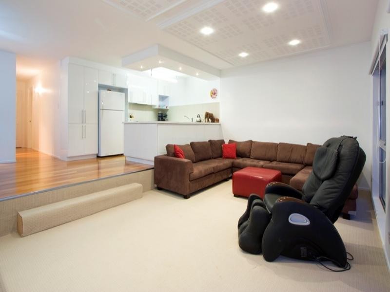 7 ‘Tanderra’ 107 Sunshine Boulevard, Mermaid Waters QLD 4218