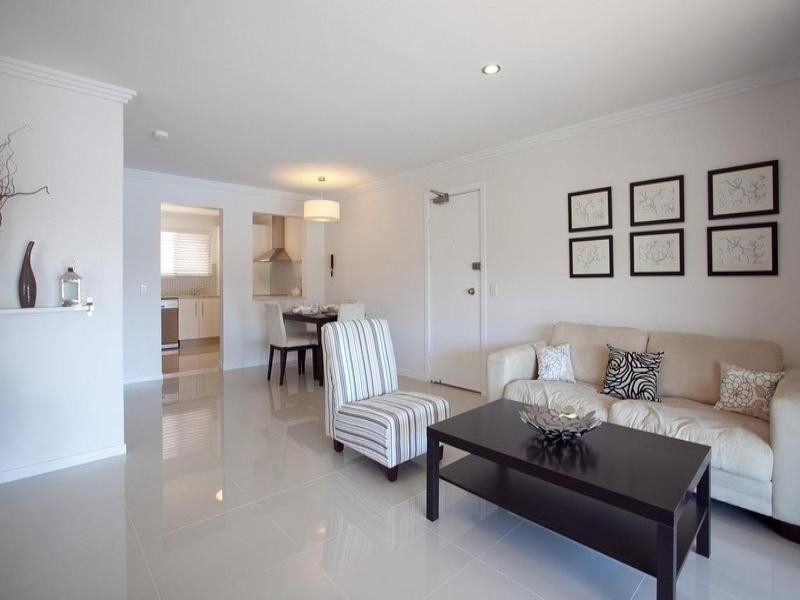 3 ‘Twin Gables’, 47 Hooker Boulevard, Broadbeach Waters QLD 4218