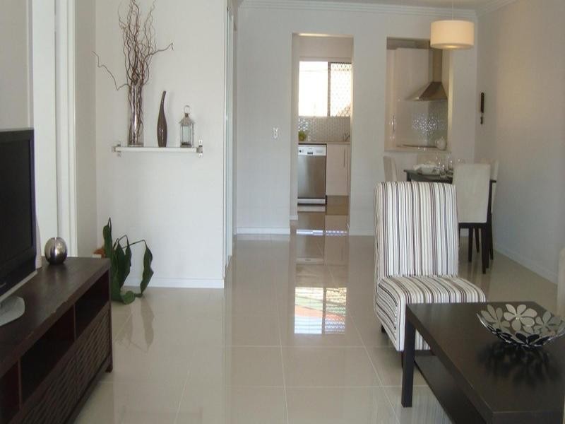 3 ‘Twin Gables’, 47 Hooker Boulevard, Broadbeach Waters QLD 4218