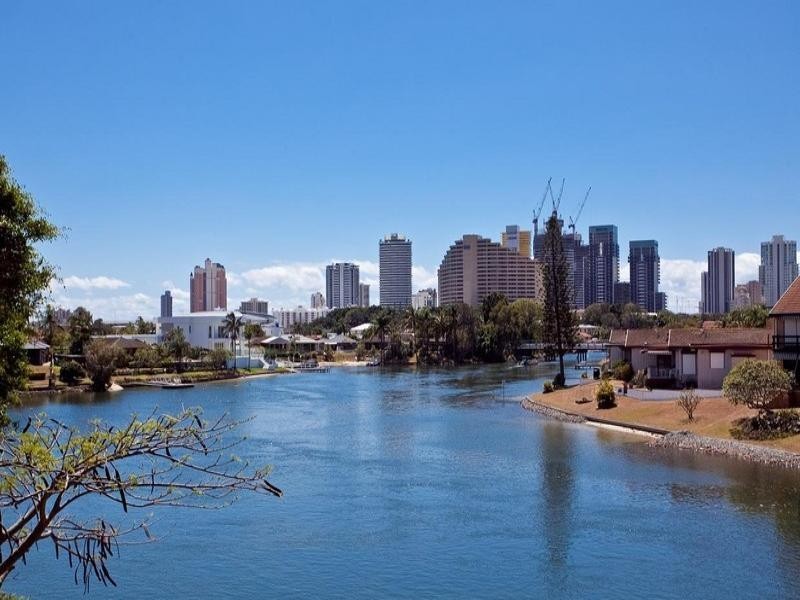 3 ‘Twin Gables’, 47 Hooker Boulevard, Broadbeach Waters QLD 4218