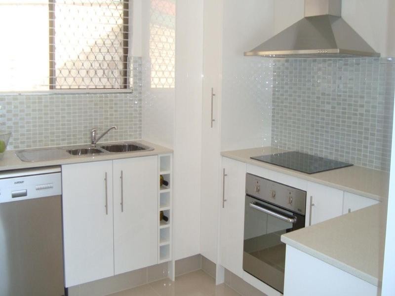 3 ‘Twin Gables’, 47 Hooker Boulevard, Broadbeach Waters QLD 4218