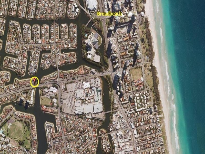 3 ‘Twin Gables’, 47 Hooker Boulevard, Broadbeach Waters QLD 4218