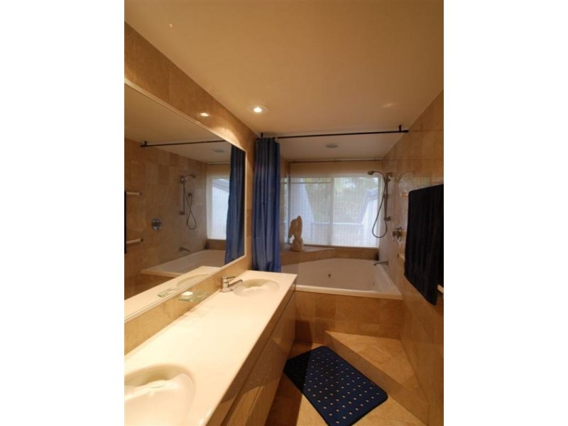 Villa 5 ‘Cranston’, Rhode Island, 125 Santa Cruz Boulevard, Clear Island Waters QLD 4226