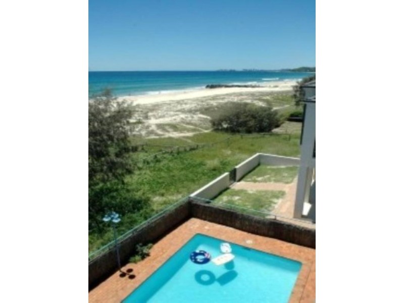 1/2 Twenty Third Avenue, Palm Beach QLD 4221