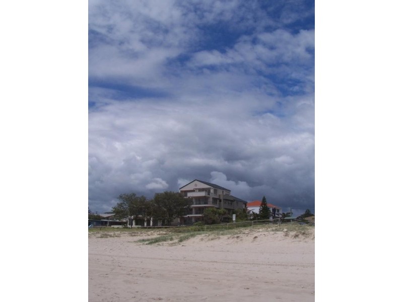 1/2 Twenty Third Avenue, Palm Beach QLD 4221