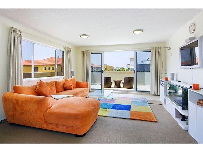 10 ‘Solandra’ 33 ventura Road, Mermaid Beach QLD 4218