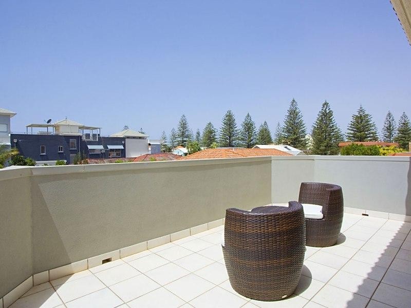 10 ‘Solandra’ 33 ventura Road, Mermaid Beach QLD 4218