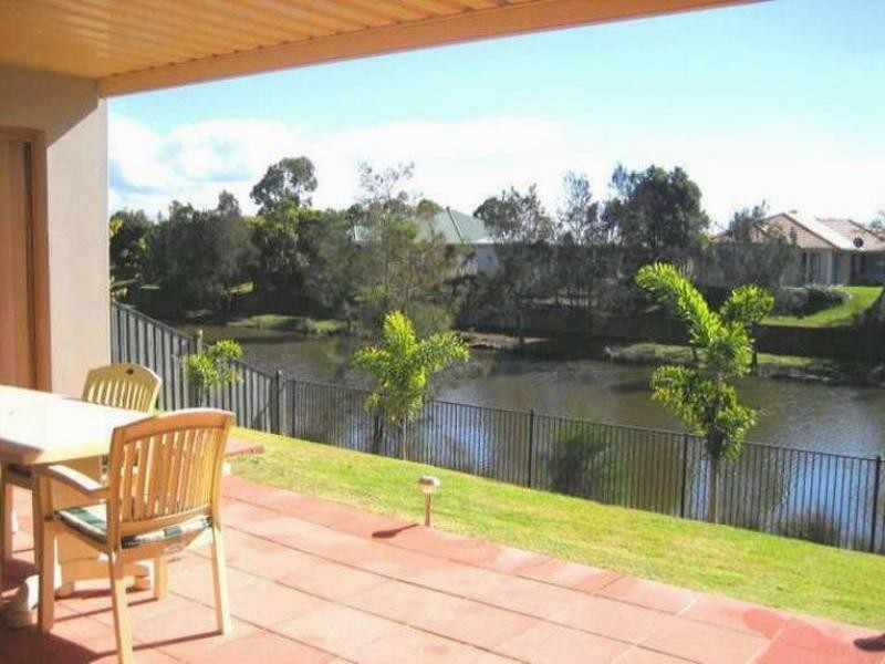 33 Gardendale Cresent, Burleigh Waters QLD 4220