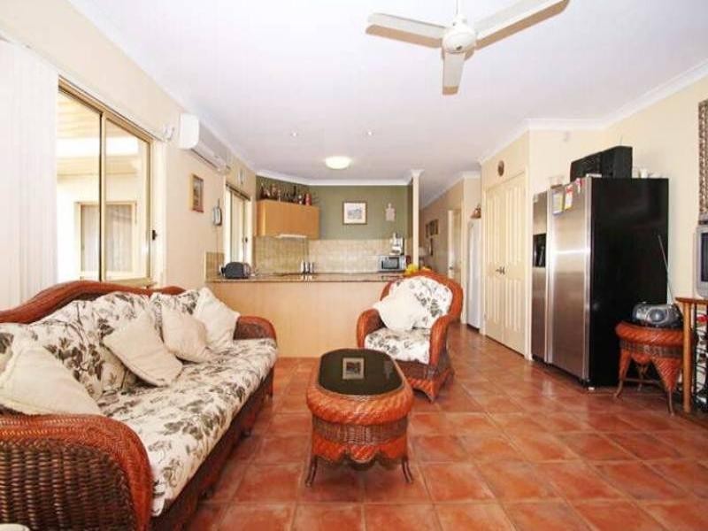 33 Gardendale Cresent, Burleigh Waters QLD 4220