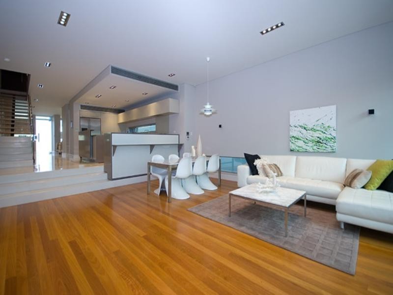 2 ‘Forty 2 Peak’ 42 Peak Avenue, Main Beach QLD 4217