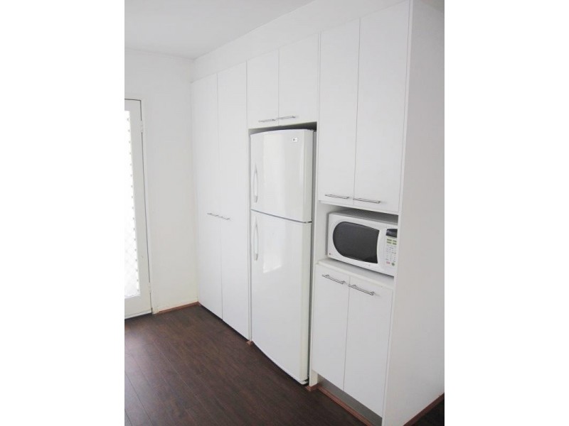 4/162 Surf Parade, Broadbeach QLD 4218