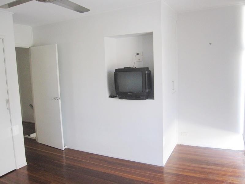 4/162 Surf Parade, Broadbeach QLD 4218