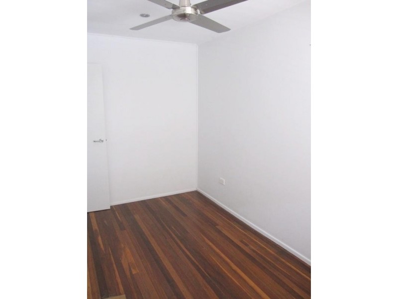 4/162 Surf Parade, Broadbeach QLD 4218