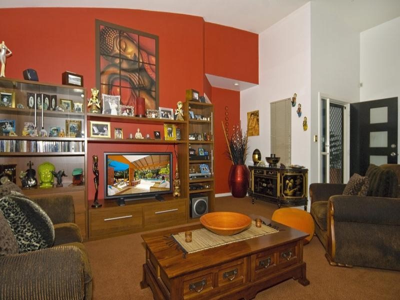 10 Society Court, Pacific Pines QLD 4211