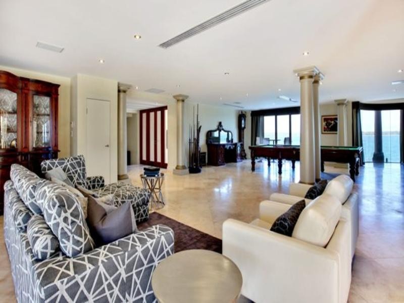3 Sir Lancelot Close, Paradise Point QLD 4216