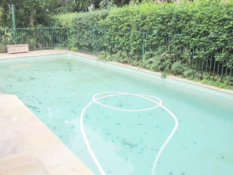 5 Bimini Court, Clear Island Waters QLD 4226