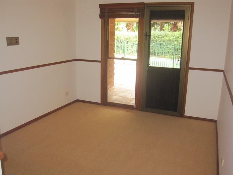 5 Bimini Court, Clear Island Waters QLD 4226