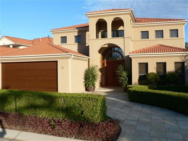 41 Meadowlake Drive, Carrara QLD 4211