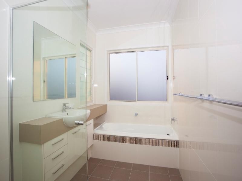 57 Avanti Street, Mermaid Waters QLD 4218