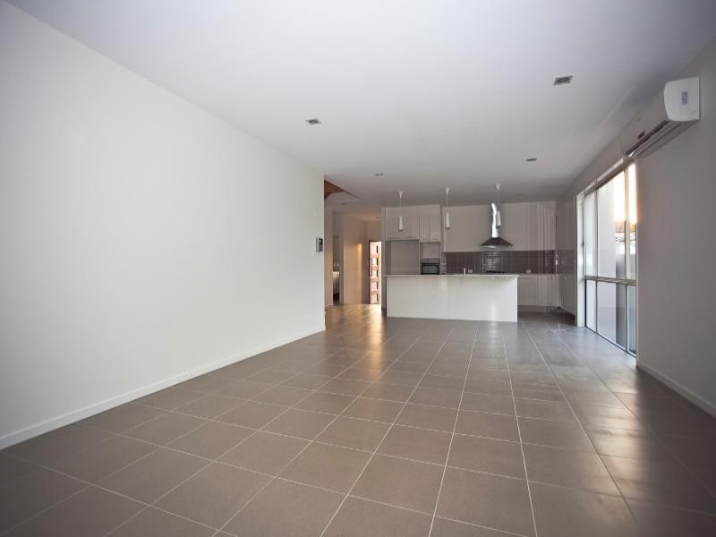 57 Avanti Street, Mermaid Waters QLD 4218