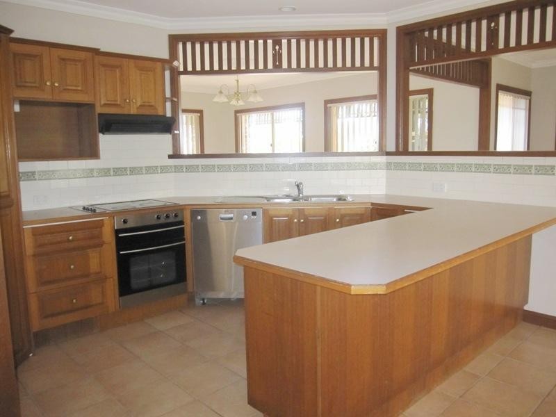 136 Strawberry Road, Mudgeeraba QLD 4213