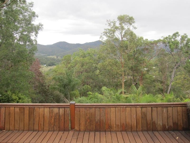 136 Strawberry Road, Mudgeeraba QLD 4213