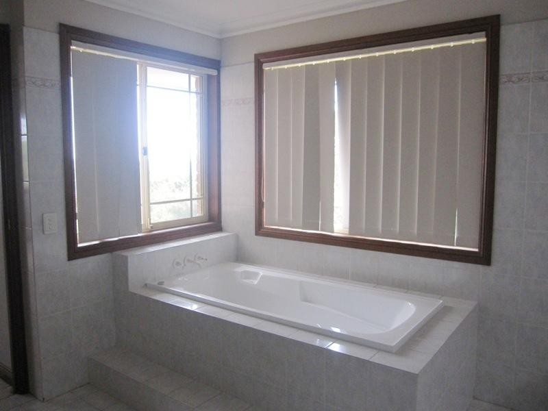 136 Strawberry Road, Mudgeeraba QLD 4213